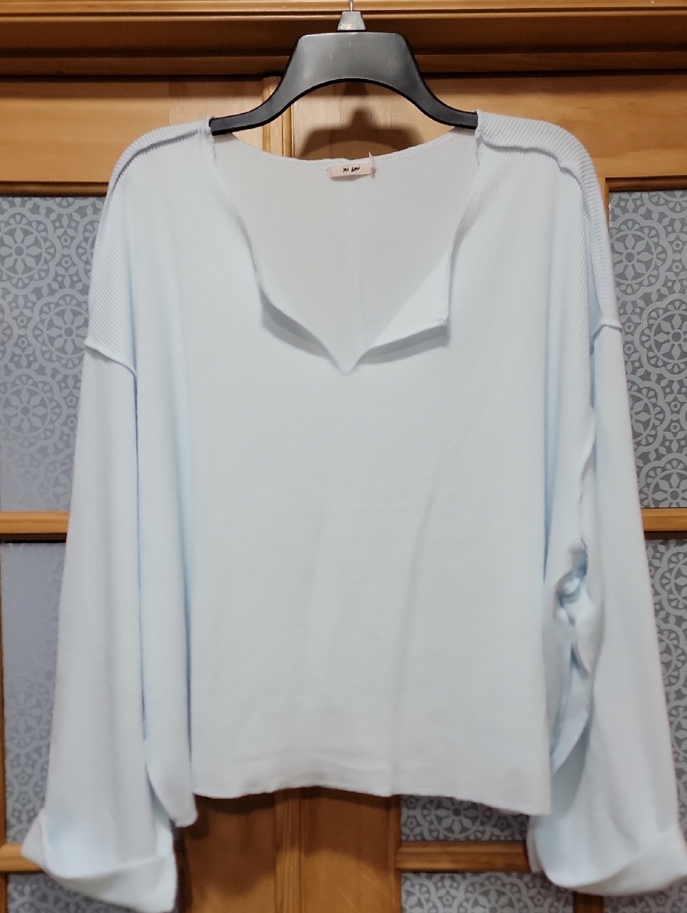 Mi Ami XL Light Blue V-Neck Long Sleeve Women's Top